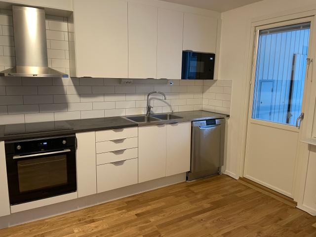 2 rum och kök på Tallrisvägen 6 G, ledig lägenhet i Örebro