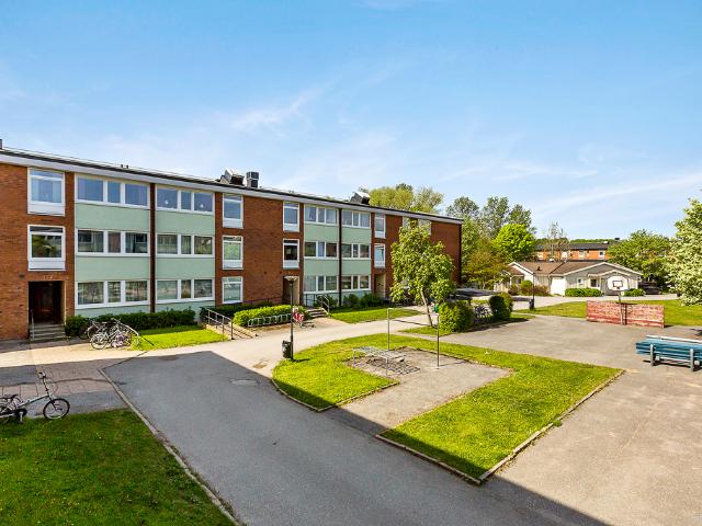 2 rum och kök på Varbergagatan 170, ledig lägenhet i Örebro