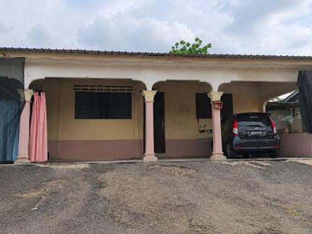 2 rumah semi d rantau perintis