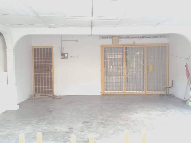 2 rumah tingkat untuk jual