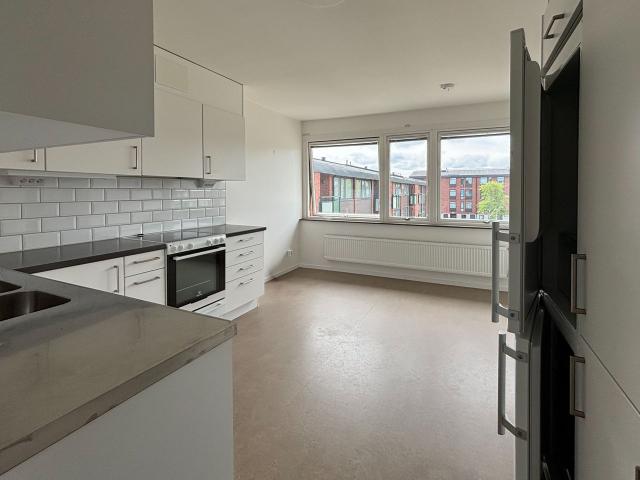 2 rums hus i ÖREBRO 61 m² 8 335 kr