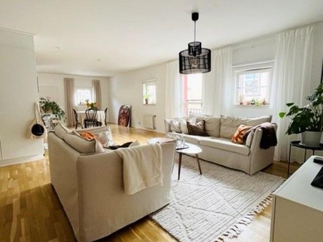 2 rums lägenhet i Lidköping 86 m² 9 941 kr