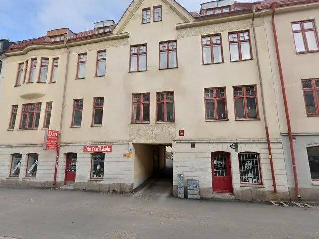 2 rums lägenhet i ÖREBRO 73 m² 9 395 kr