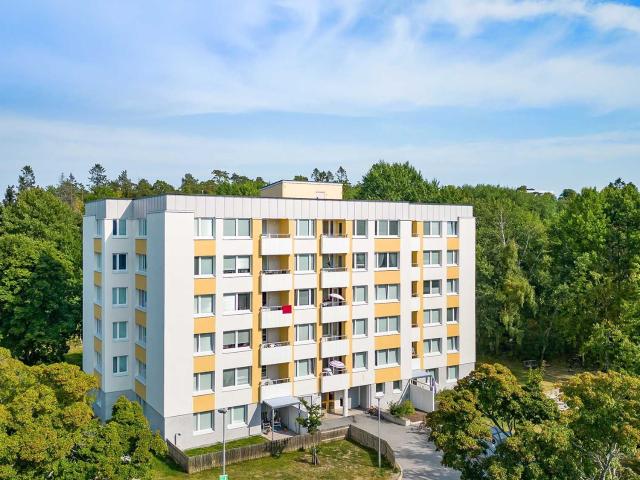 2 rums lägenhet i Skogås 51 m² 7 651 kr