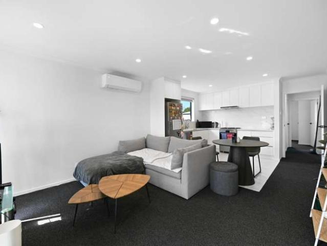 2/ Radiata Street, 1062, Hamilton City