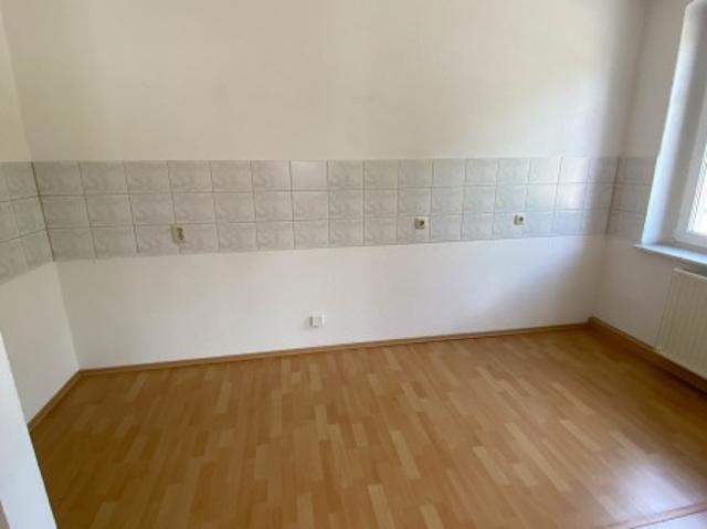 2 Raum Wohnung mit Stellplatz!