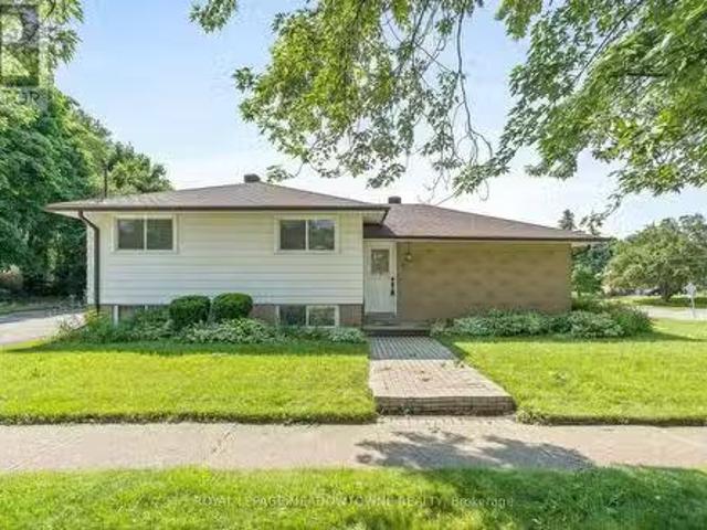 2 Raylawn Crescent, Halton Hills, ON, L7G 4M5 house for sale.