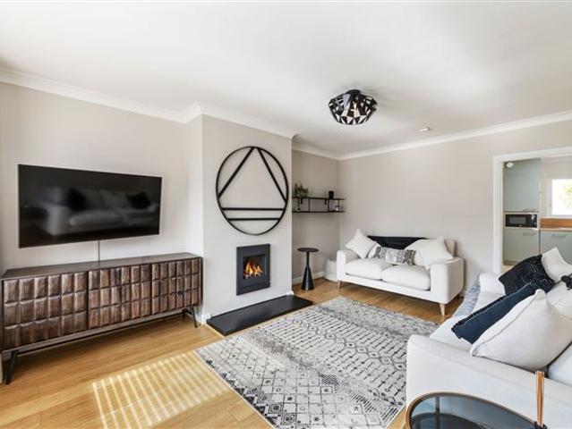 2 Rinn Na Mara, Clontarf, Dublin 3 Sherry FitzGerald Clontarf 4923 MyHome. Ie Residential