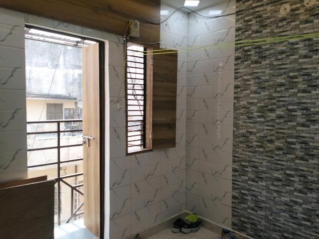 2 RK Independent Builder Floor in Shastri Nagar for resale New Delhi. The reference number is 19561457