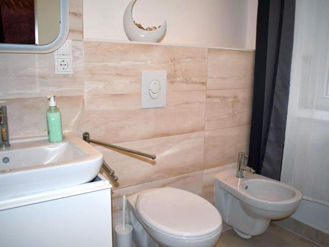 2 room 2 bathroom in Moabit, Berlin Amsterdam Apartments for Rent