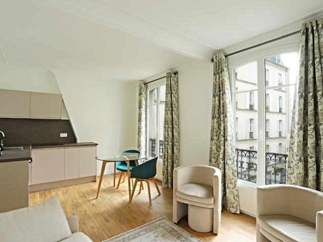 2 room apartment in the heart of Paris