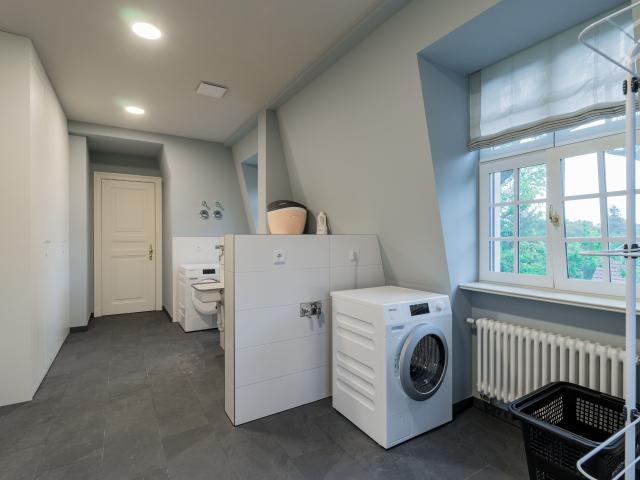 2 room apartment with upscale furnishings and view of the Heiliger See
