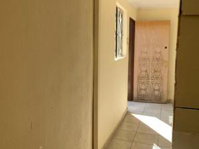 2 room for rental in rabie ridge for.