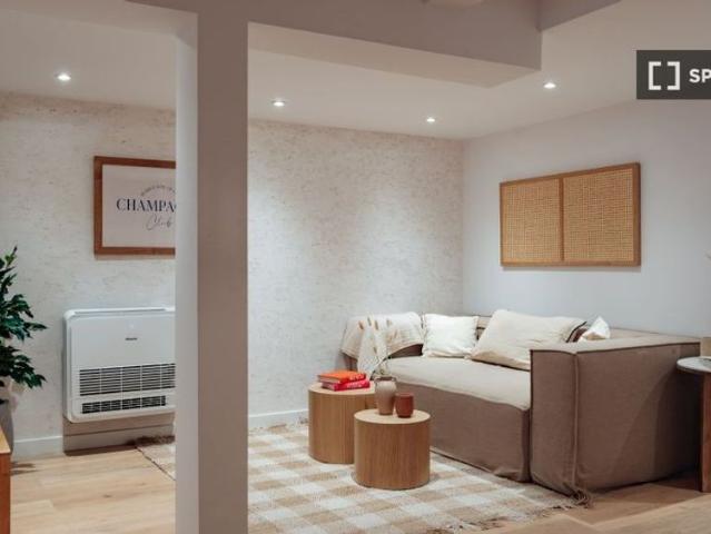 2 room luxury Apartment for rent in Barcelona, Spain
