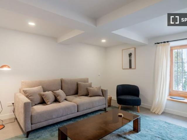 2 room luxury Apartment for rent in Madrid, Spain