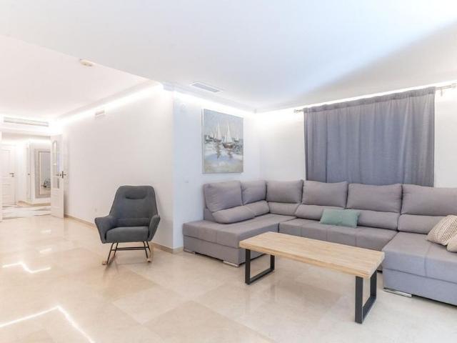 2 room luxury Flat for rent in Estepona, Spain