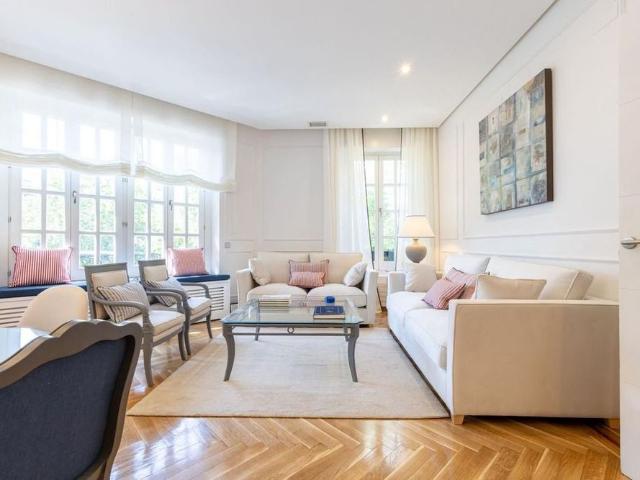 2 room luxury Flat for rent in Madrid, Spain