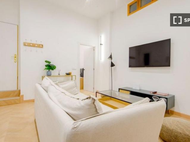 2 room luxury Flat for rent in Madrid, Spain