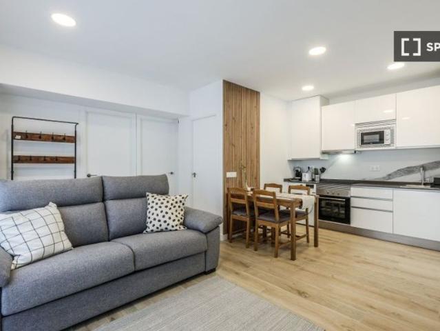 2 room luxury Flat for rent in Madrid, Spain