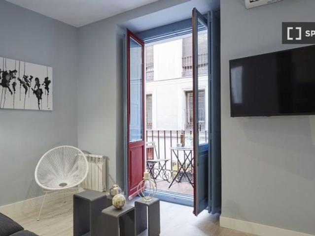 2 room luxury Flat for rent in Madrid, Spain