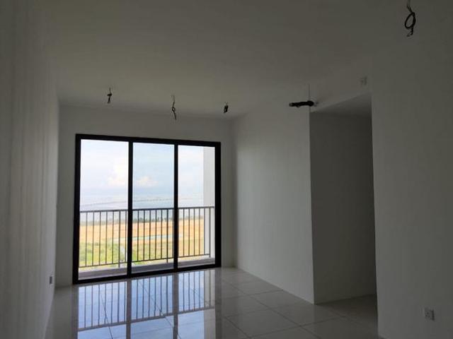 2 room with 2 bath bare unit near ikea Bayan Lepas airport auto city