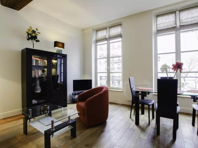 2 ROOMS SAINT GERMAIN DES PRÉS, Paris Amsterdam Apartments for Rent