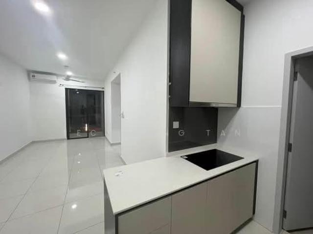 2 rooms unit nearby Kota Kemuning and Rimbayu good condition