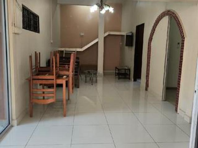 2 rooms 1 bath landed house BUKIT ANTARABANGSA