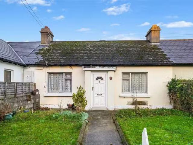 2 St. Vincents Cottages, Blackhorse Avenue, Dublin 7