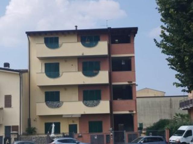 2 stanze singole in appartamento con arredamento nuovo Cologno sud