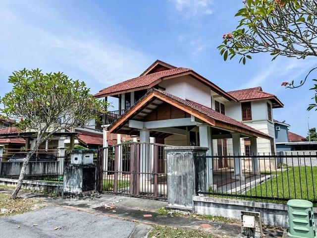2 steoy bungalow laman kemboja kota seriemas sepang