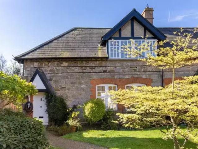 2 Stoneleigh Saint Georgeâ€™s Avenue Killiney, Killiney, Co. D.