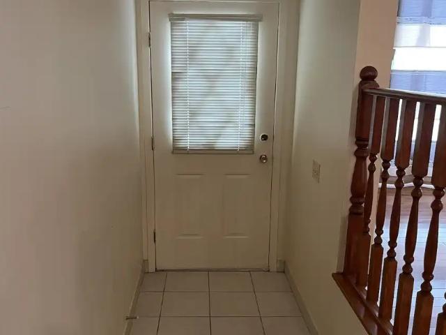 2 story House in Edgemont