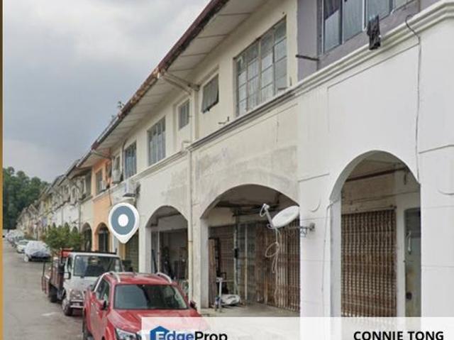 2 story shoplot Kawasan perindustrian balakong,Seri Kembangan for sale