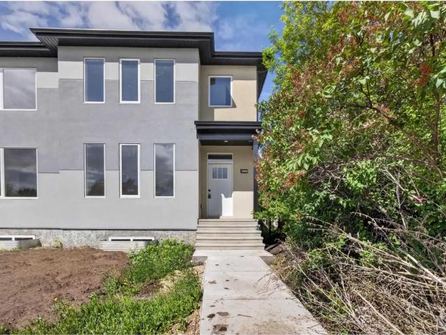2 storey 1600 SQFT modern homes near WEM