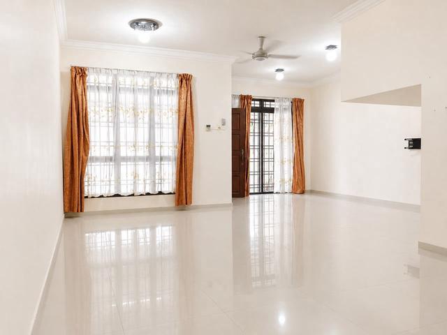 2 Storey Taman Mount Austin Renovated Full Loan Unit