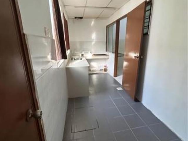 2 Storey Taman Pinggiran Putra Seri Kembangan Jalan PP12
