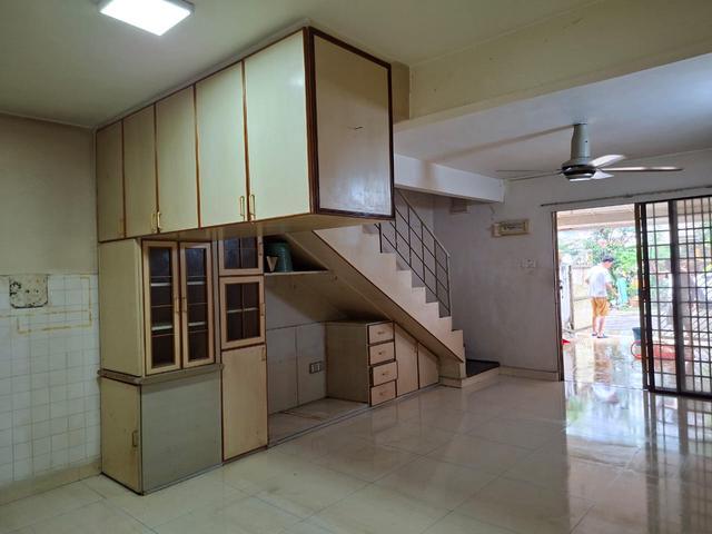 2 Storey TAMAN SRI KEPONG BARU Actual Freehold RENO Low Deposit