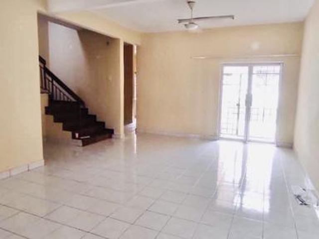 2 Storey Terrance house Taman Aman Putra Puchong Rent