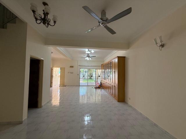 2 Storey Terrace At Persiaran Kelicap Land Area 1948sf Sungai Ara