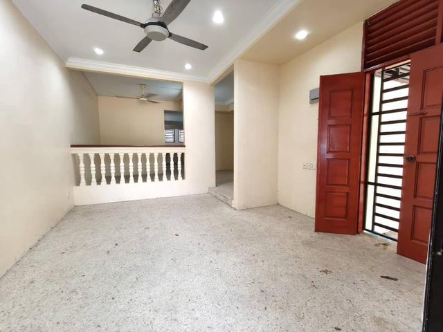 2 Storey Terrace Easy access Many amenities nearby