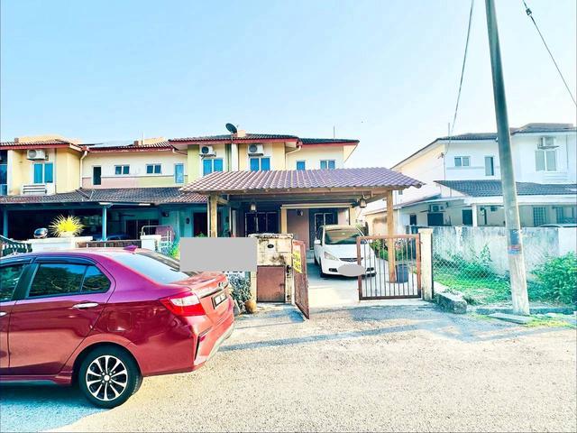 2 Storey Terrace end lot Pulau Indah Klang