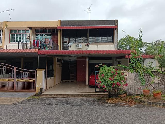 2 Storey Terrace End Lot with extra land