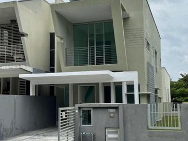 2 STOREY TERRACE ENDLOT 10sf Land PARAGON 93 LEP3 LESTARI PUTRA
