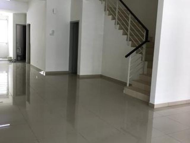 2 Storey Terrace Gated Guarded 2248sf At Taman Cassa Maya