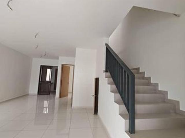 2 Storey Terrace House M3 Residence Sg Merab