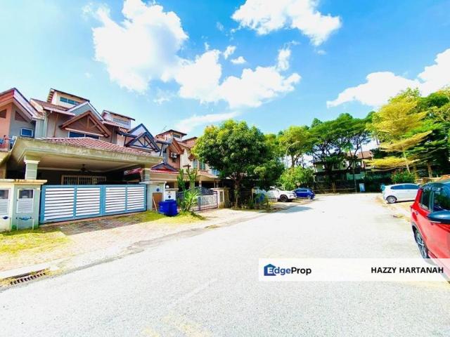 2 Storey Terrace House, Bukit Subang. Shah Alam. 10ft land at Back