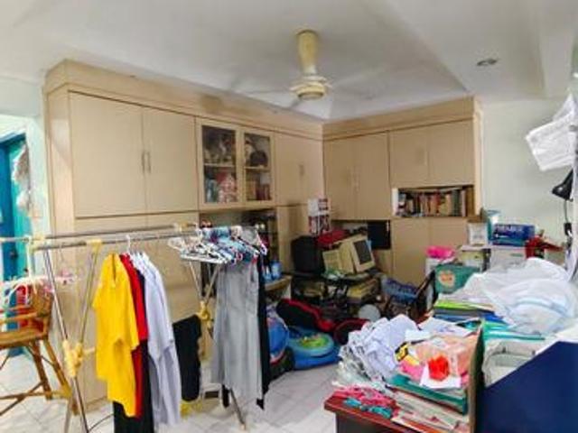 2 Storey Terrace house Intermediate corner KK FOR SALE