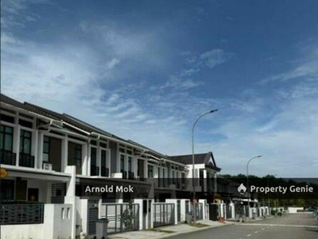 2 Storey Terrace House @ Taman Seri Austin Dahlia for RENT