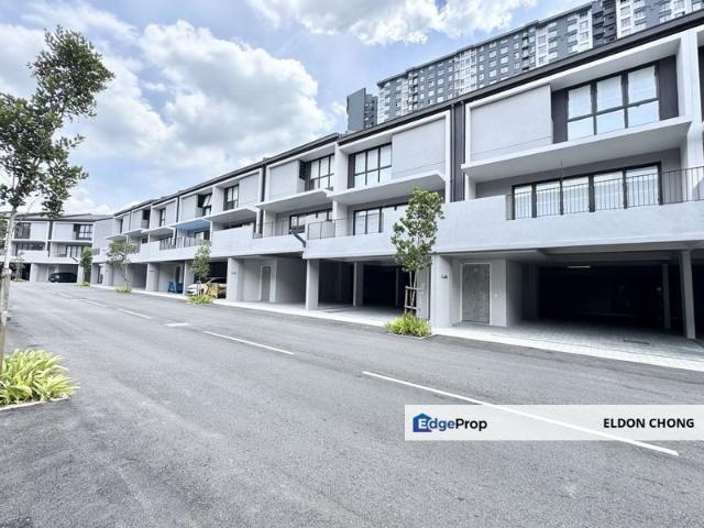 2 Storey Terrace, JIA Hayat Villa 4room 4bath, Bukit Serdang
